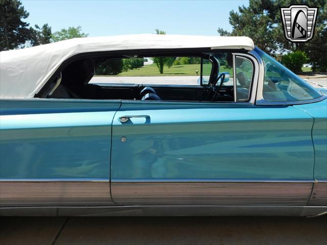 Photo of 1960 Turquoise Buick Electra 225