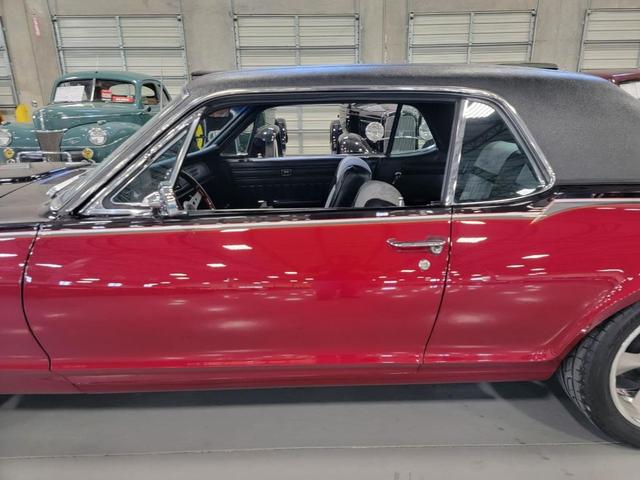 Photo of 1968 Black Mercury Cougar
