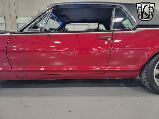 Photo of 1968 Black Mercury Cougar