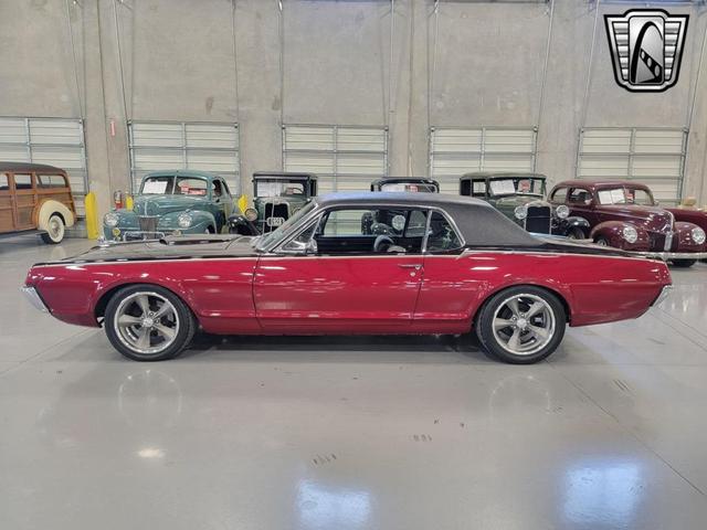 Photo of 1968 Black Mercury Cougar
