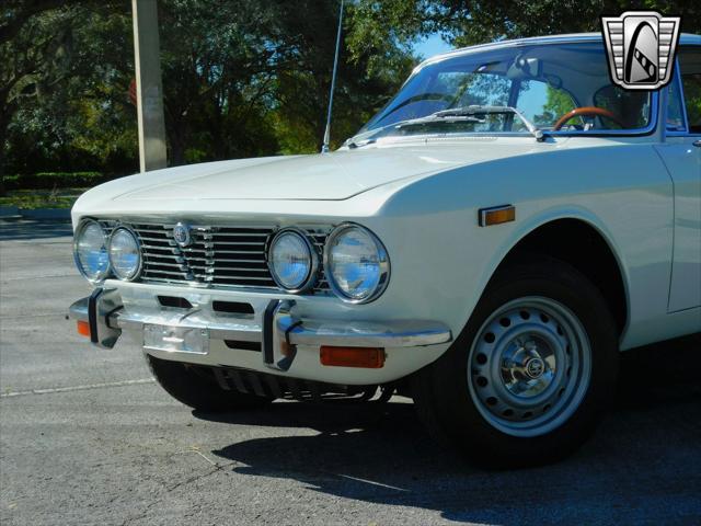 Photo of 1972 White Alfa Romeo GTV
