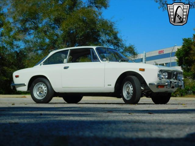 Photo of 1972 White Alfa Romeo GTV