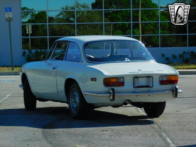 Photo of 1972 White Alfa Romeo GTV