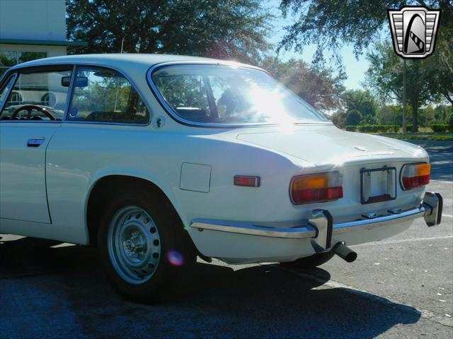 Photo of 1972 White Alfa Romeo GTV