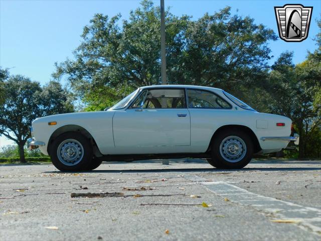 Photo of 1972 White Alfa Romeo GTV
