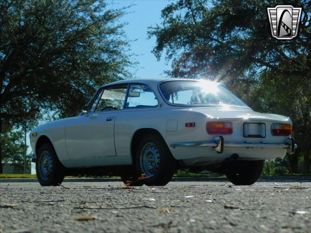 Photo of 1972 White Alfa Romeo GTV