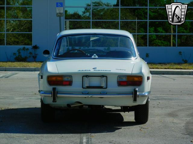 Photo of 1972 White Alfa Romeo GTV