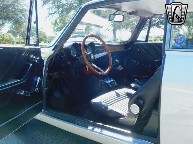 Photo of 1972 White Alfa Romeo GTV