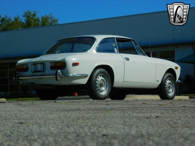 Photo of 1972 White Alfa Romeo GTV