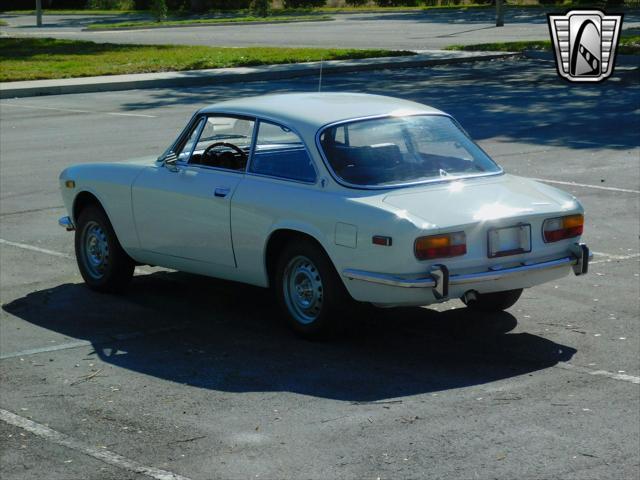 Photo of 1972 White Alfa Romeo GTV