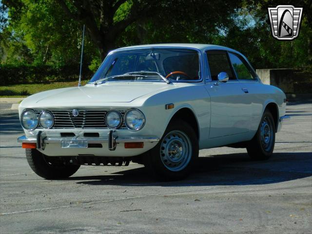 Photo of 1972 White Alfa Romeo GTV