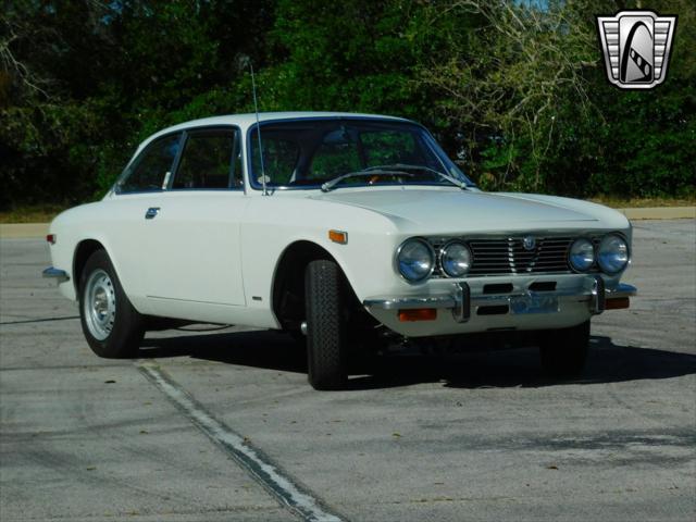 Photo of 1972 White Alfa Romeo GTV