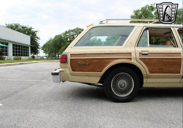 Photo of 1981 Beige Chrysler LeBaron