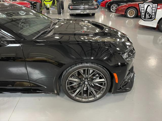 Photo of 2019 Black Chevrolet Camaro