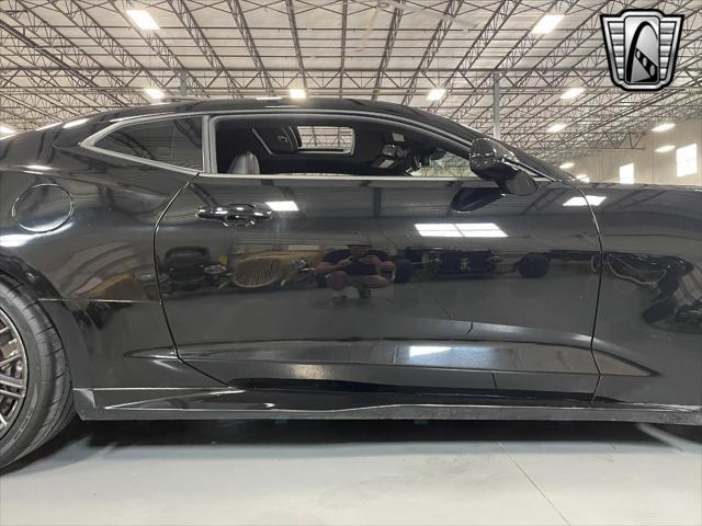 Photo of 2019 Black Chevrolet Camaro