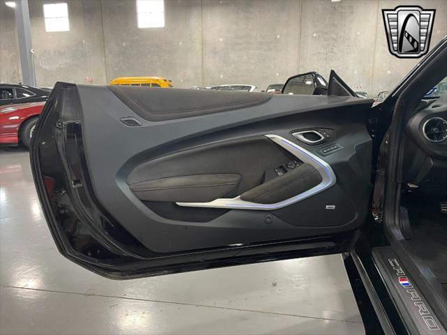 Photo of 2019 Black Chevrolet Camaro