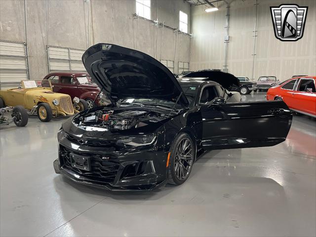 Photo of 2019 Black Chevrolet Camaro