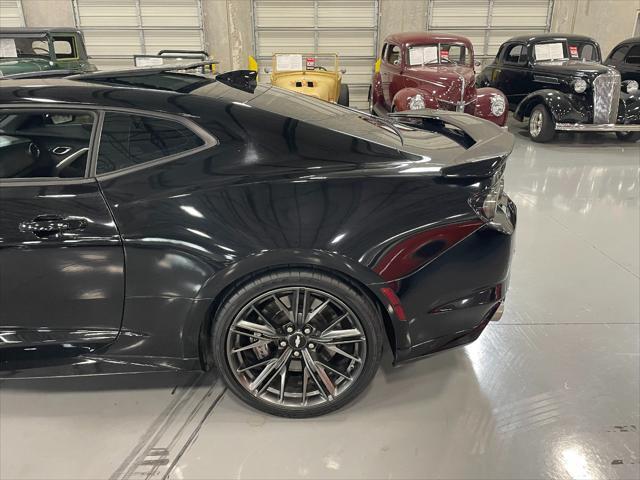 Photo of 2019 Black Chevrolet Camaro