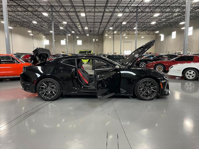 Photo of 2019 Black Chevrolet Camaro