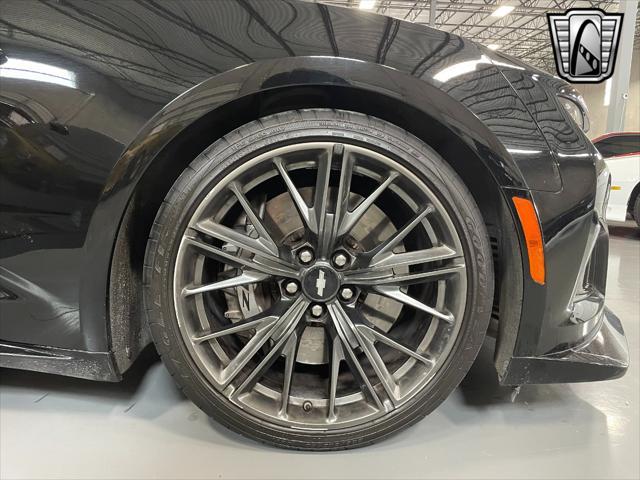 Photo of 2019 Black Chevrolet Camaro