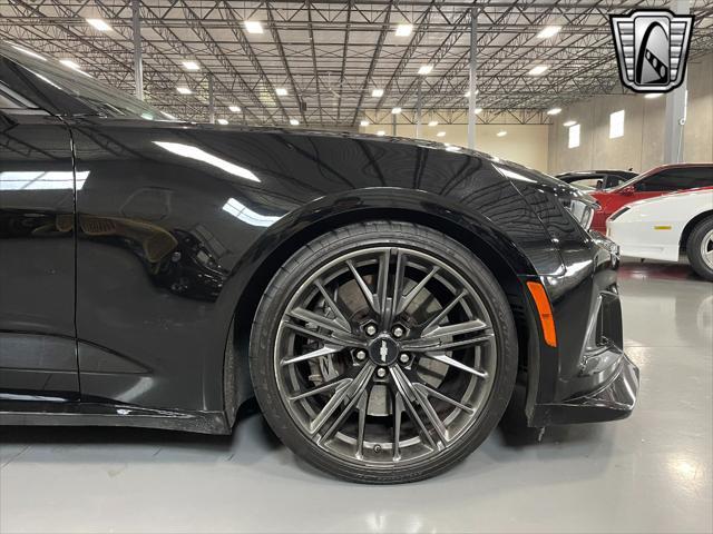 Photo of 2019 Black Chevrolet Camaro