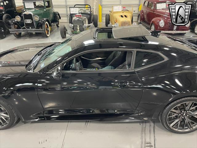 Photo of 2019 Black Chevrolet Camaro