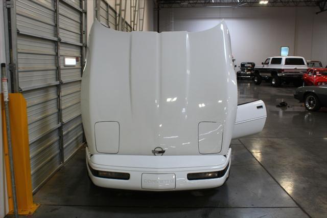 Photo of 1992 White Chevrolet Corvette