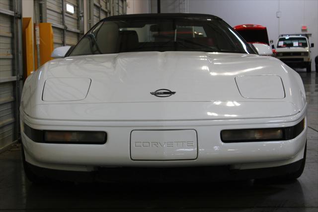 Photo of 1992 White Chevrolet Corvette
