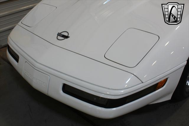 Photo of 1992 White Chevrolet Corvette