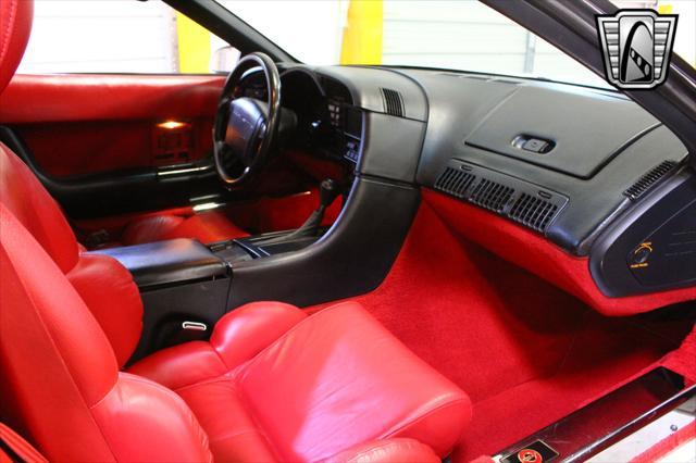 Photo of 1992 White Chevrolet Corvette