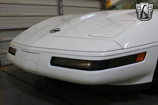 Photo of 1992 White Chevrolet Corvette