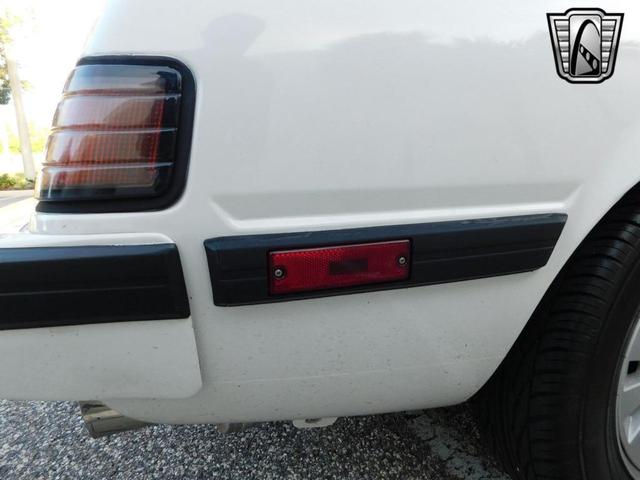 Photo of 1984 White Mazda RX-7