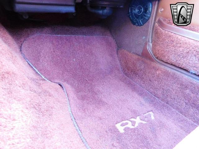 Photo of 1984 White Mazda RX-7