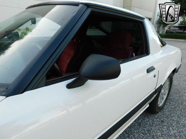 Photo of 1984 White Mazda RX-7