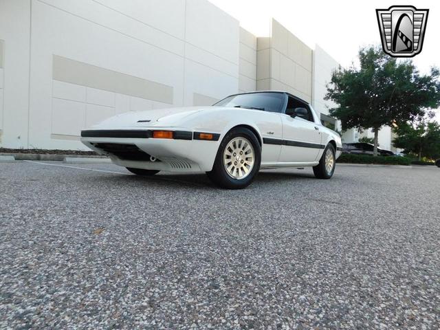 Photo of 1984 White Mazda RX-7