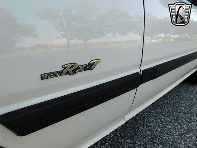 Photo of 1984 White Mazda RX-7