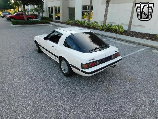 Photo of 1984 White Mazda RX-7