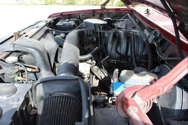 Photo of 1995 Burgundy Ford Bronco