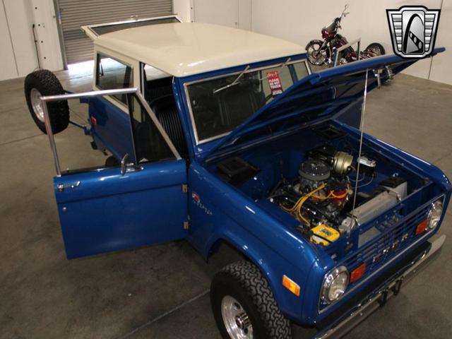 Photo of 1972 Blue Ford Bronco