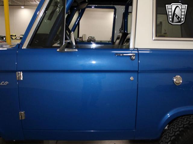Photo of 1972 Blue Ford Bronco