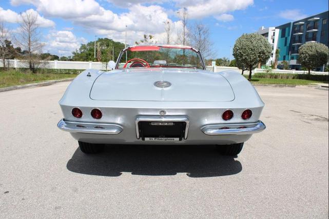 Photo of 1962 Sateen Silver Chevrolet Corvette