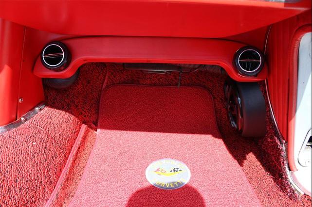 Photo of 1962 Sateen Silver Chevrolet Corvette
