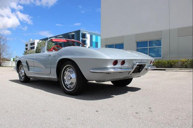 Photo of 1962 Sateen Silver Chevrolet Corvette