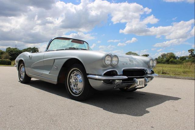 Photo of 1962 Sateen Silver Chevrolet Corvette
