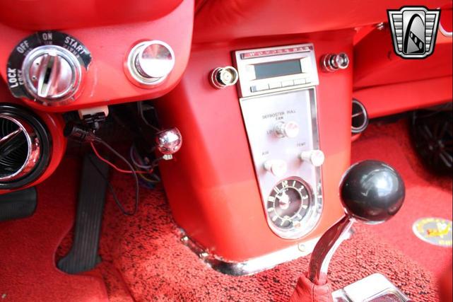 Photo of 1962 Sateen Silver Chevrolet Corvette