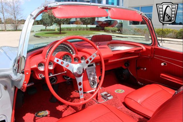 Photo of 1962 Sateen Silver Chevrolet Corvette