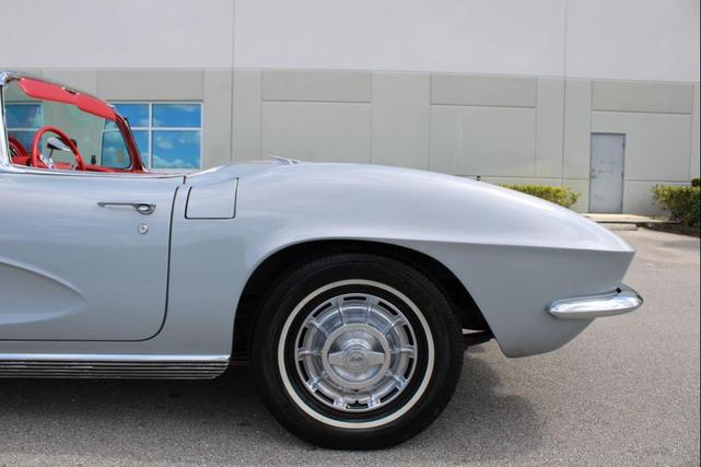 Photo of 1962 Sateen Silver Chevrolet Corvette