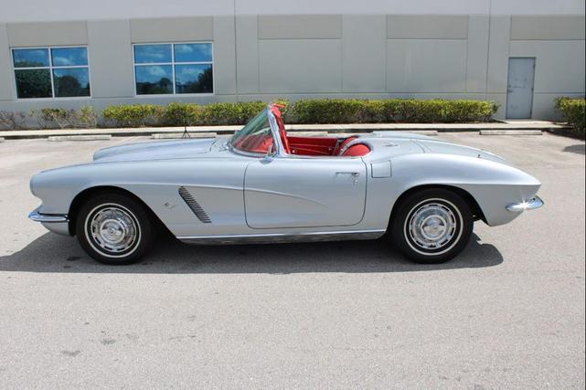Photo of 1962 Sateen Silver Chevrolet Corvette