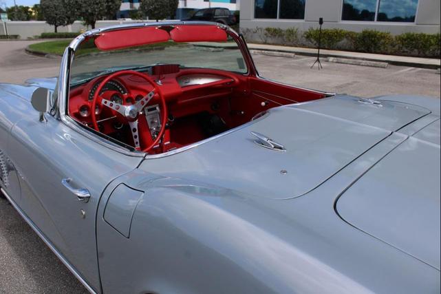 Photo of 1962 Sateen Silver Chevrolet Corvette