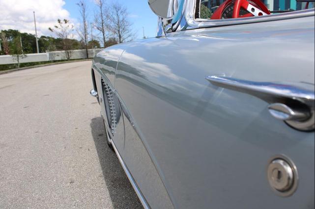 Photo of 1962 Sateen Silver Chevrolet Corvette